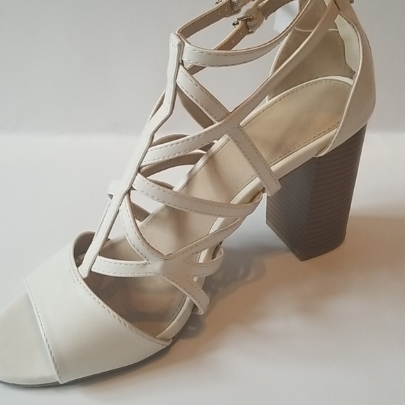 Shoes - Picture 2 of 4